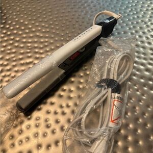 T3 White and Black Hair Straightener